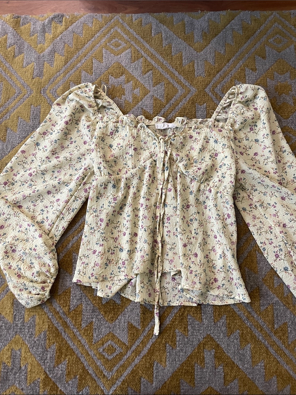Floral Tie-Front Blouse in Cream with Puff Sleeves